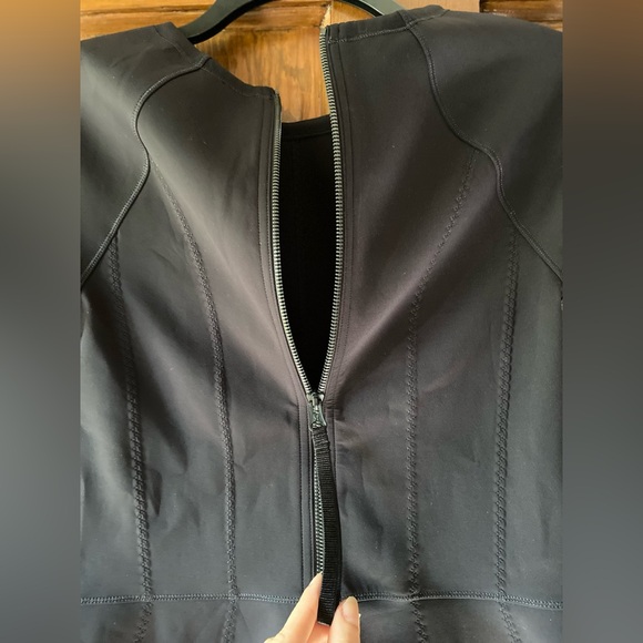 Lululemon Power Date Dress. Black neoprene scuba dress. size 8 - Picture 6 of 10